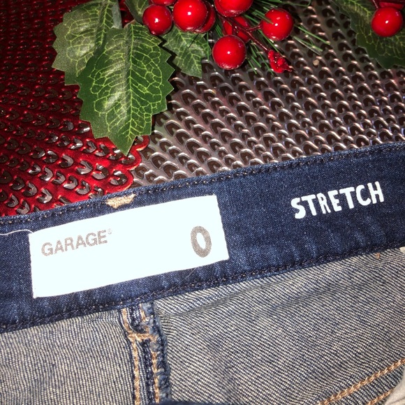 Garage Shorts - Picture 3 of 4